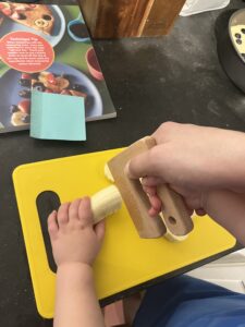 toddler kitchen safety with knives